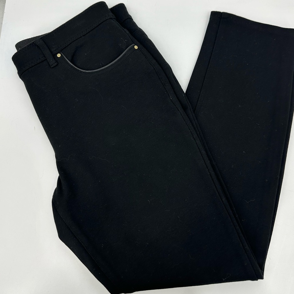 Chicos So Slimming Classic Black Pants Womens 0.5 Short